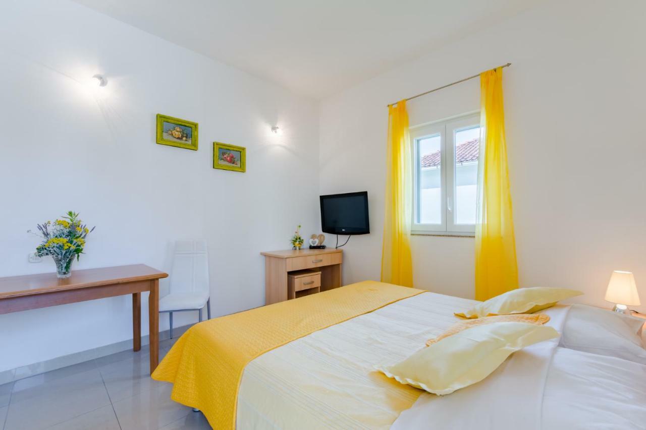 Holiday House Barbara Supetar Εξωτερικό φωτογραφία