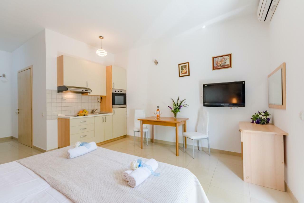 Holiday House Barbara Supetar Εξωτερικό φωτογραφία