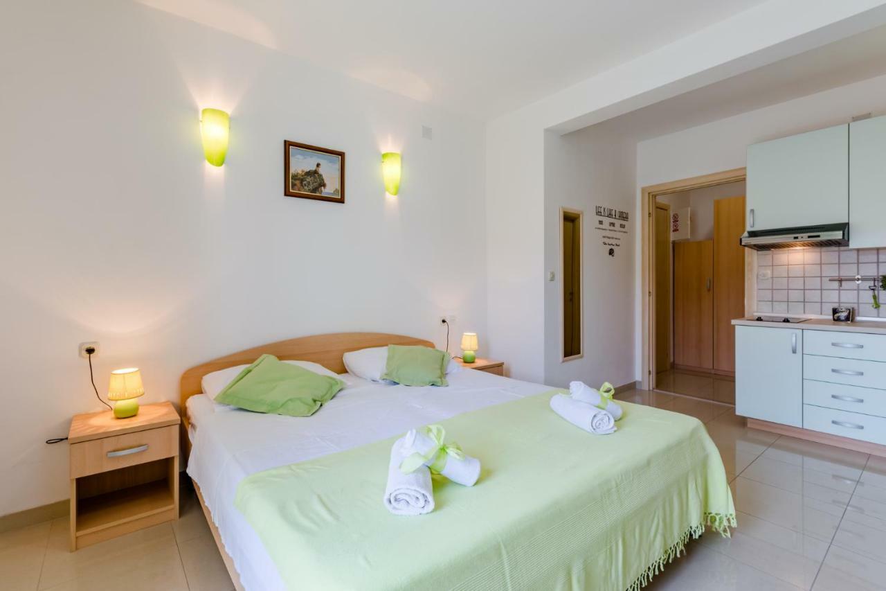 Holiday House Barbara Supetar Εξωτερικό φωτογραφία